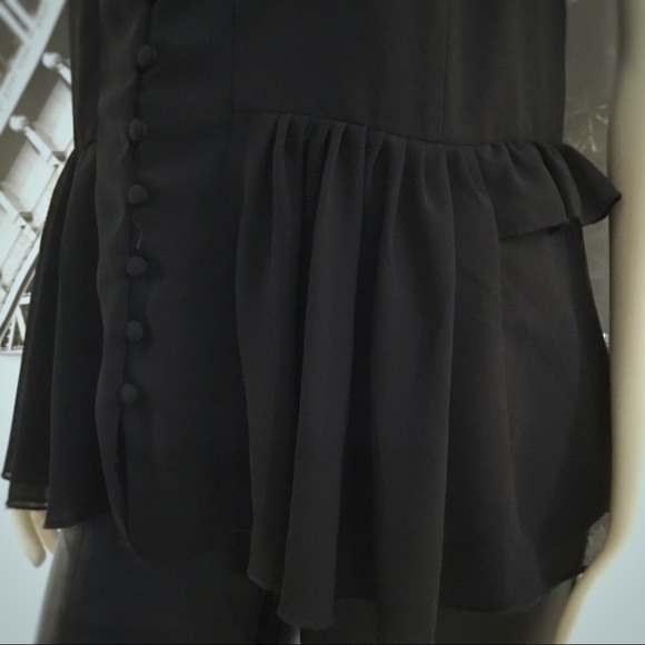 ROMEO & JULIET COUTURE Button Flounce Top - Picture 3 of 8